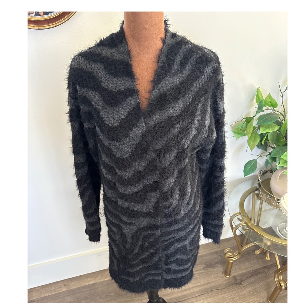 Isela Fuzzy Knit Cardigan Duster Sweater‎ Open Front Zebra Stripe Gray Black M